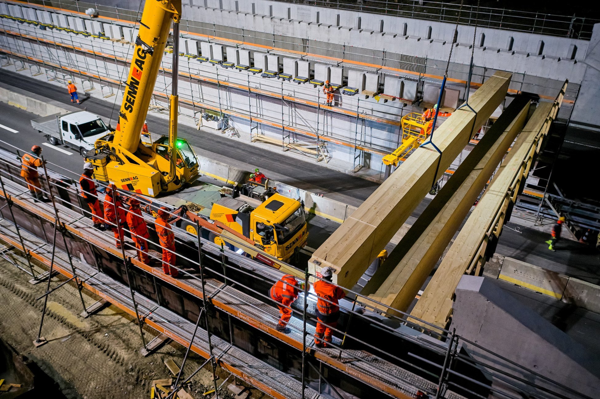 Wildtierüberführung Neuenkirch Montage Brettschichtholzträger 