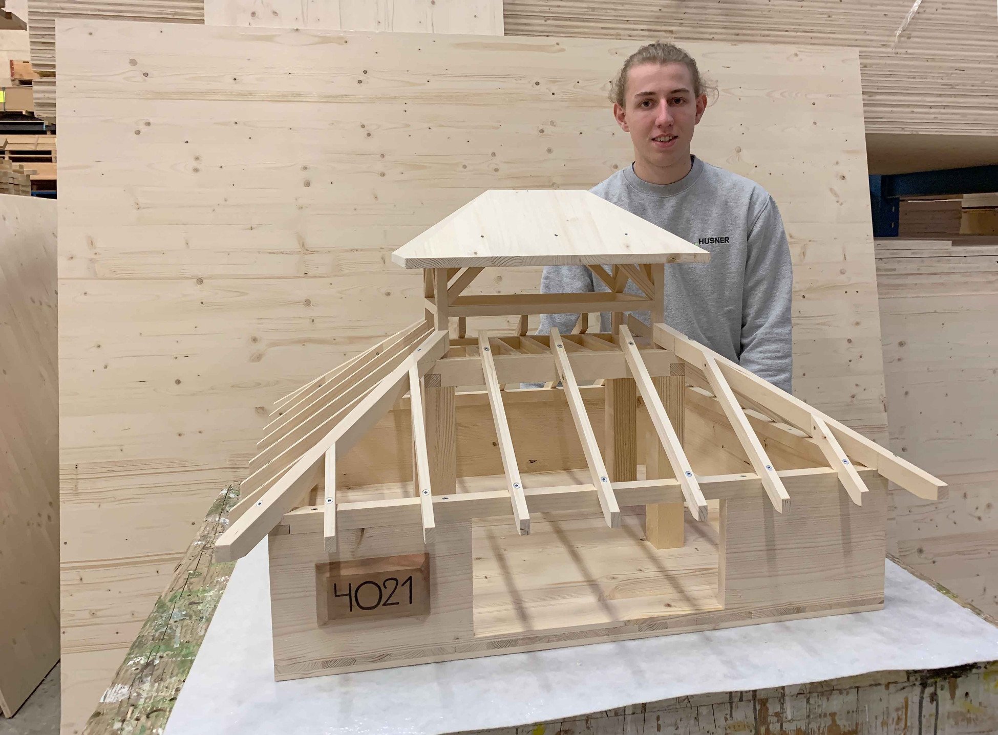 Lehrlingswettbewerb Zimmermann Holzbau Schweiz Sektion Aargau Lehrlingswettbewerb Zimmermann Holzbau Schweiz Sektion Aargau