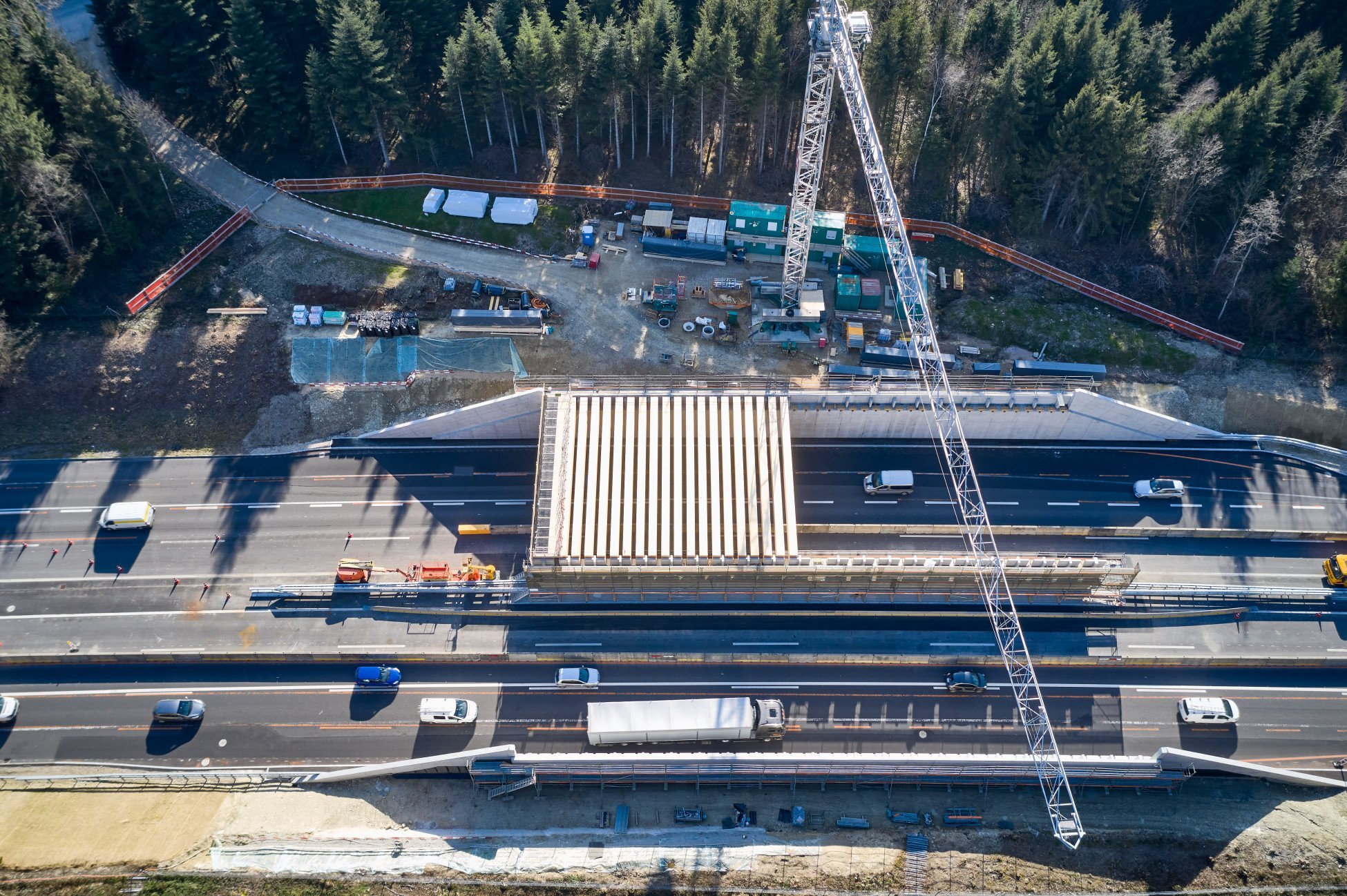 Wildtierüberführung Neuenkirch Montage Brettschichtholzträger 