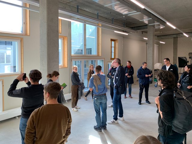 Outsight Re-Use Zirkukäres Bauen Besichtigung Kultur- und Gewerbehaus ELYS Basel