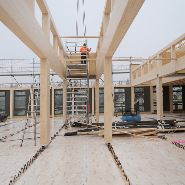 Ingenieurholzbau Windisch Neubau Schulanalge Dohlenzelg Elementbau title=