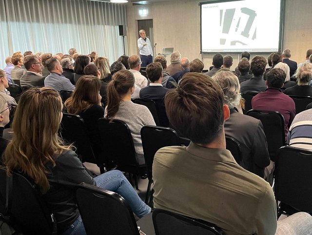 Outsight02 Kundenevent Zürich Fassadenbau Neubau Kriminalabteilung Stadtpolizei Outsight02 Kundenevent Zürich Fassadenbau Neubau Kriminalabteilung Stadtpolizei