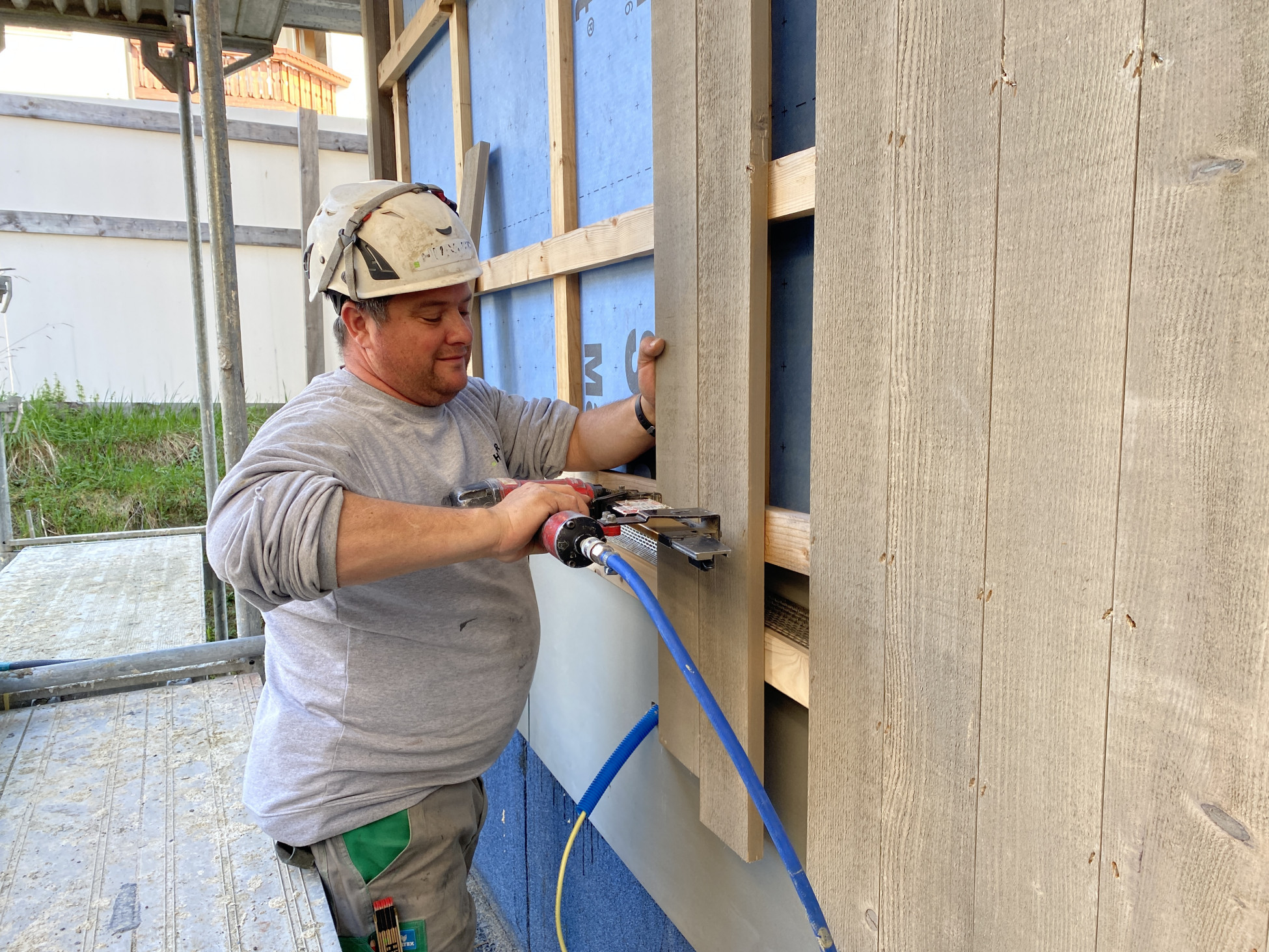 Küttigen Neubau Gesundheitszentrum Fassadenbau HUSNER
