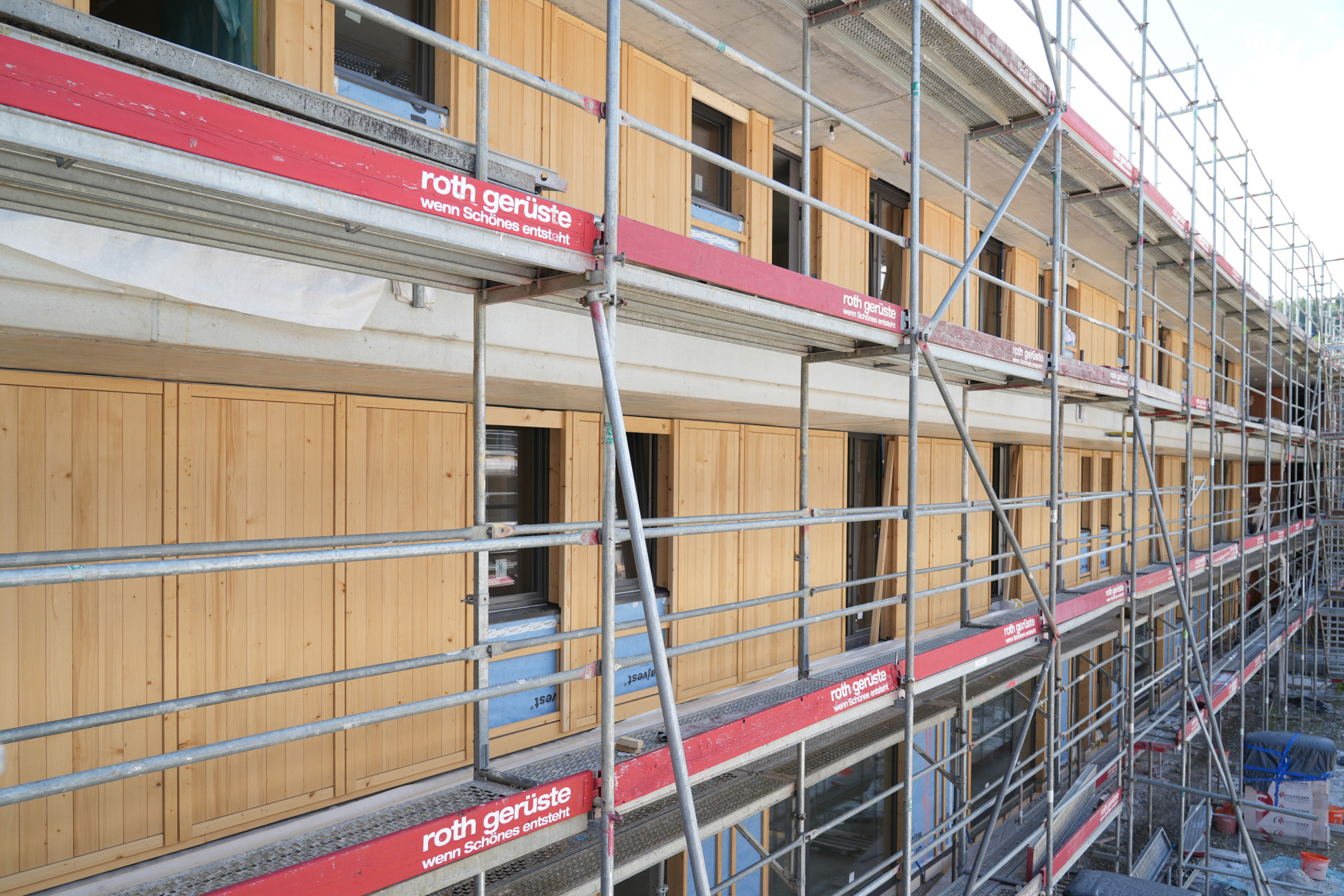 Aarau Fassadenbau Neubau MFH Scheibenachen Holzfassade