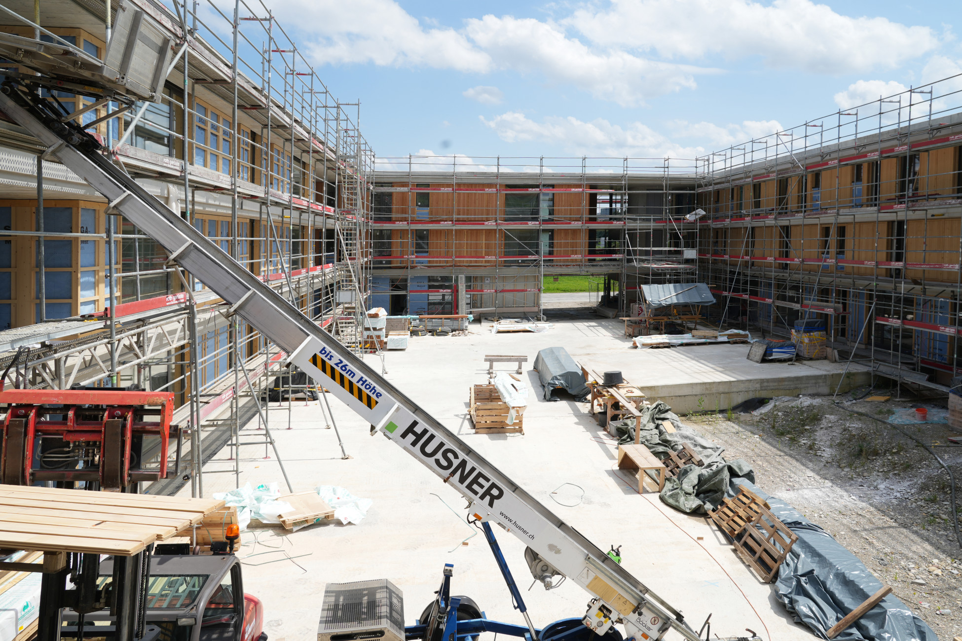 Aarau Fassadenbau Neubau MFH Scheibenachen Holzfassade