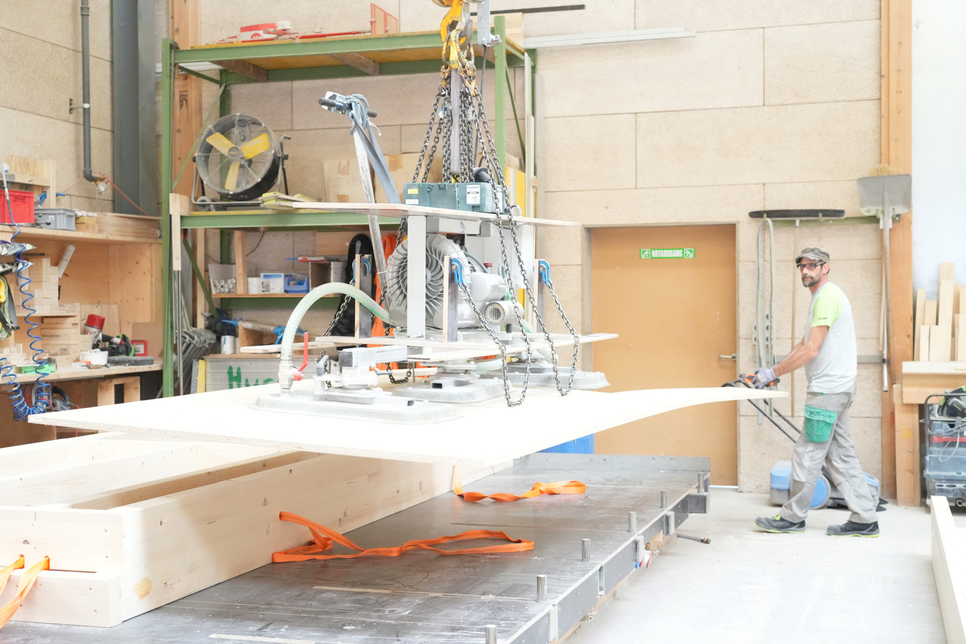 TU-Münchenstein-Neubau-Turnhalle-Sek-Lärchen-Elementbau-Gesamtleistungswettbewerb TU-Münchenstein-Neubau-Turnhalle-Sek-Lärchen-Elementbau-Gesamtleistungswettbewerb