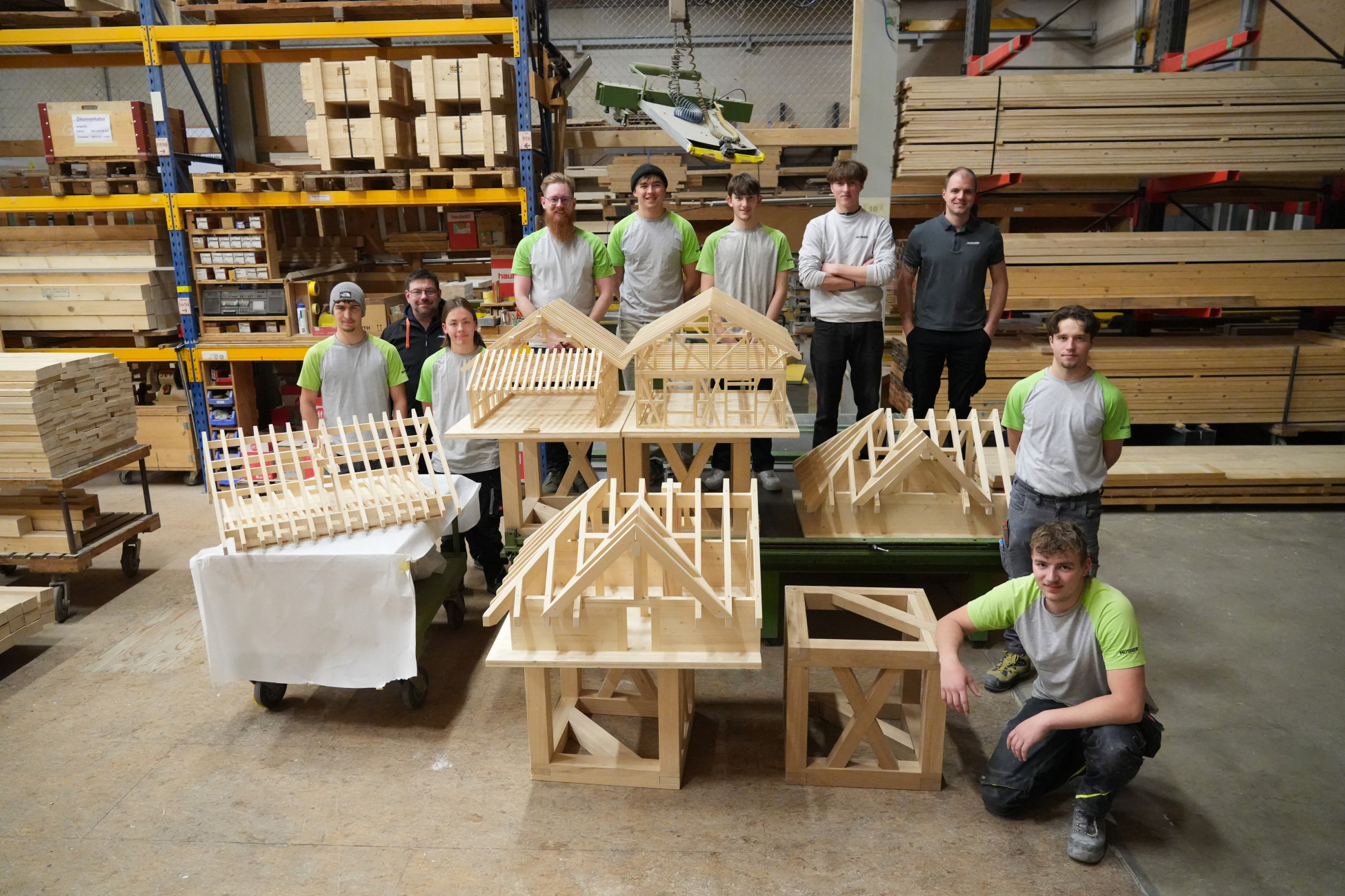 Lehrlingswettbewerb_Holzbau_Schweiz_Sektion_Aargau_Gruppenbild_2026.jpg Lehrlingswettbewerb_Holzbau_Schweiz_Sektion_Aargau_Gruppenbild_2026.jpg