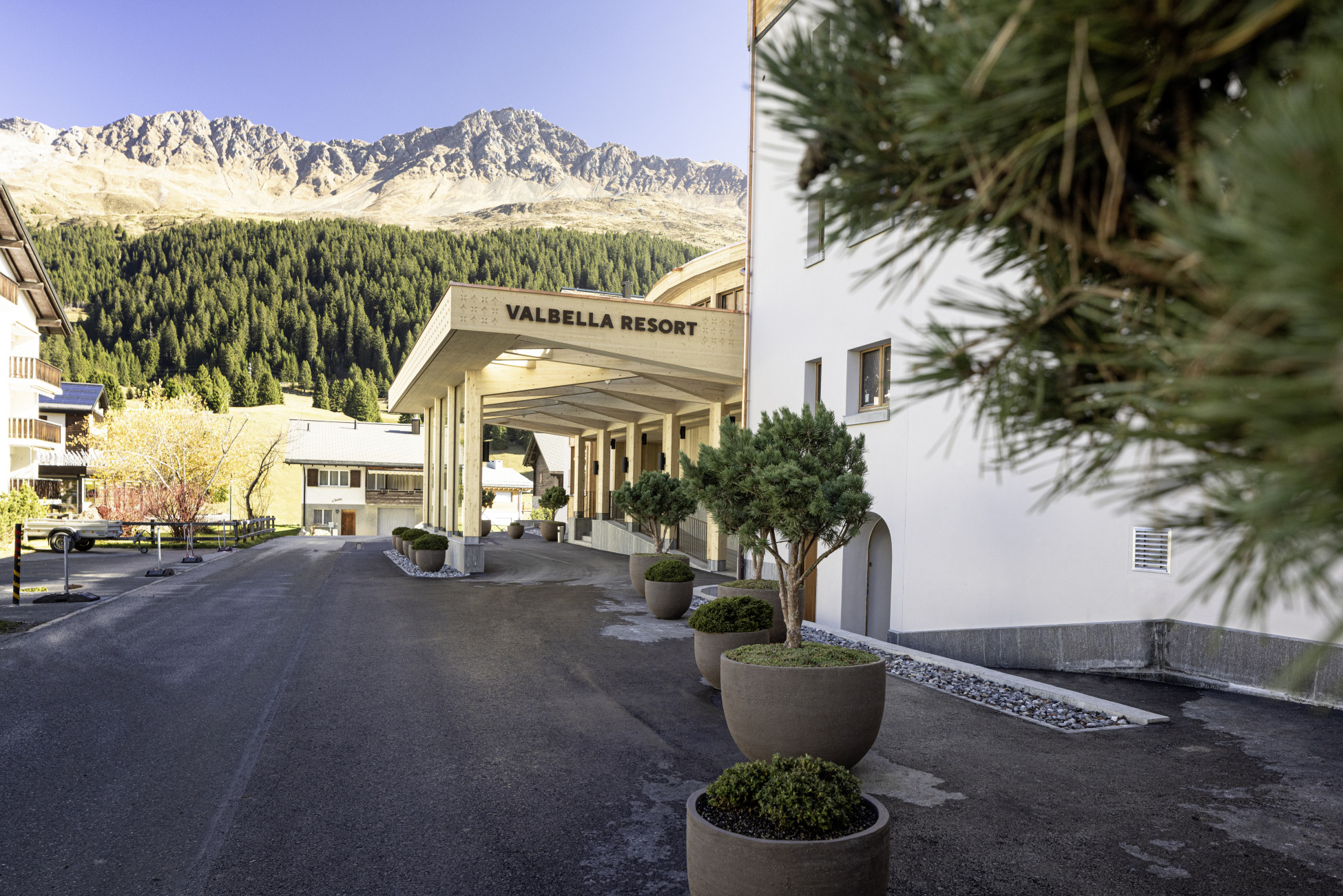 Zimmerei Neubau Hotelzufahrt Valbella Resort